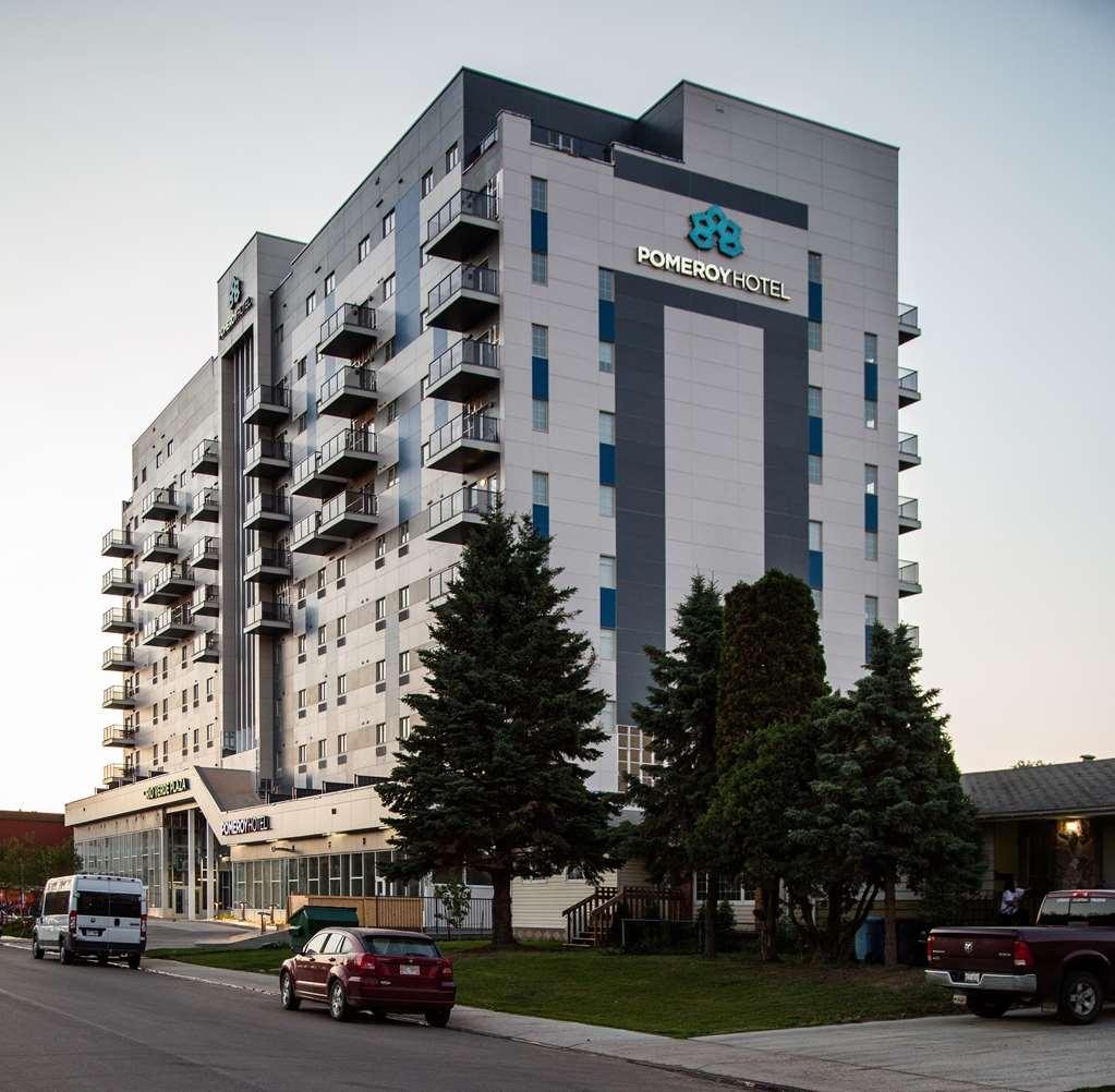 Pomeroy Hotel Fort Mcmurray Esterno foto
