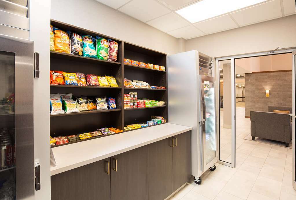 Pomeroy Hotel Fort Mcmurray Amenities foto