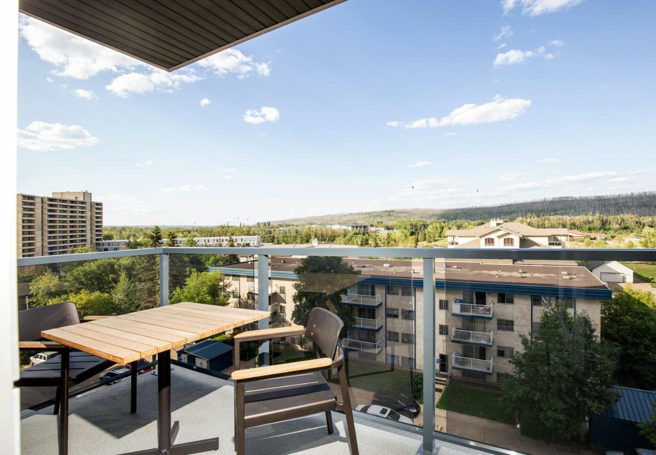Pomeroy Hotel Fort Mcmurray Esterno foto