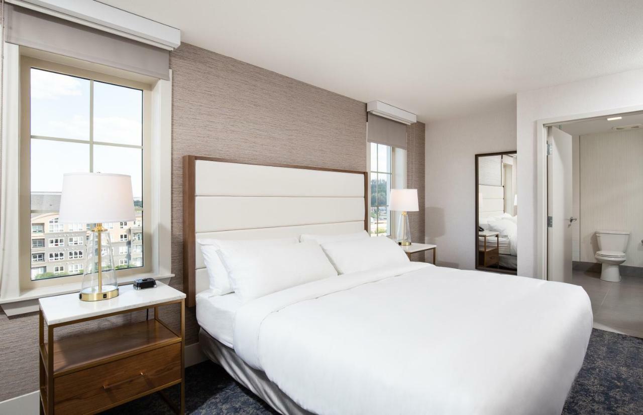 Pomeroy Hotel Fort Mcmurray Esterno foto