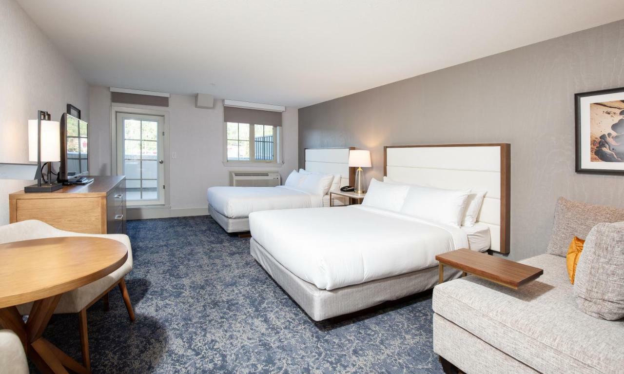 Pomeroy Hotel Fort Mcmurray Esterno foto