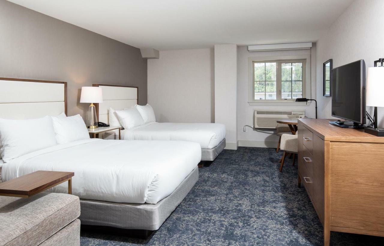 Pomeroy Hotel Fort Mcmurray Esterno foto